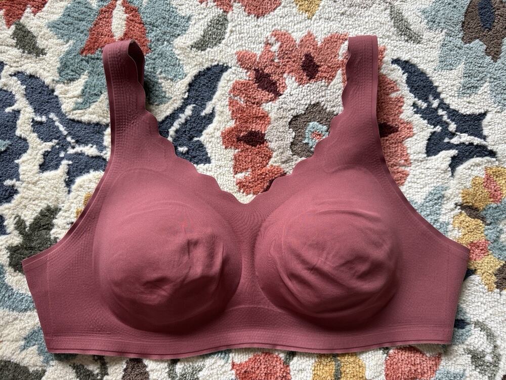 Comfelie Airlite Breathable Seamless Bra w/Scallop Dusty Rose Size M W/ Extender